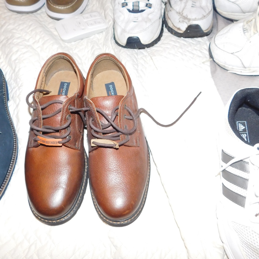 SHOES OF DIFFERENT STYLES AND SIZES